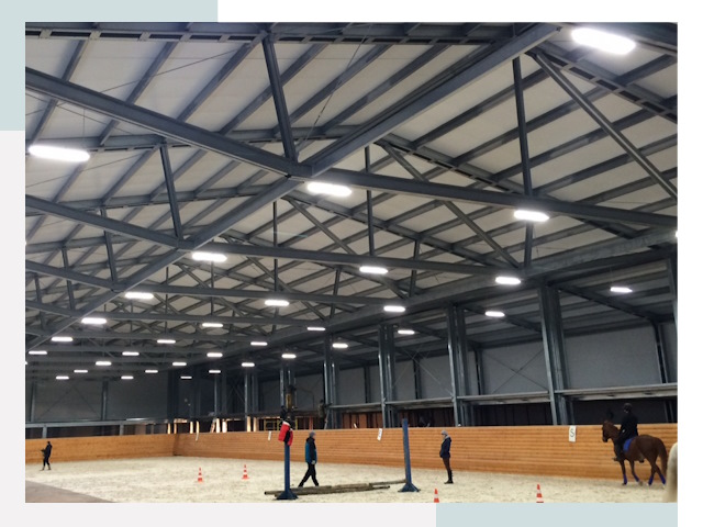 Строительство конных манежей от 612 руб в Белогорск